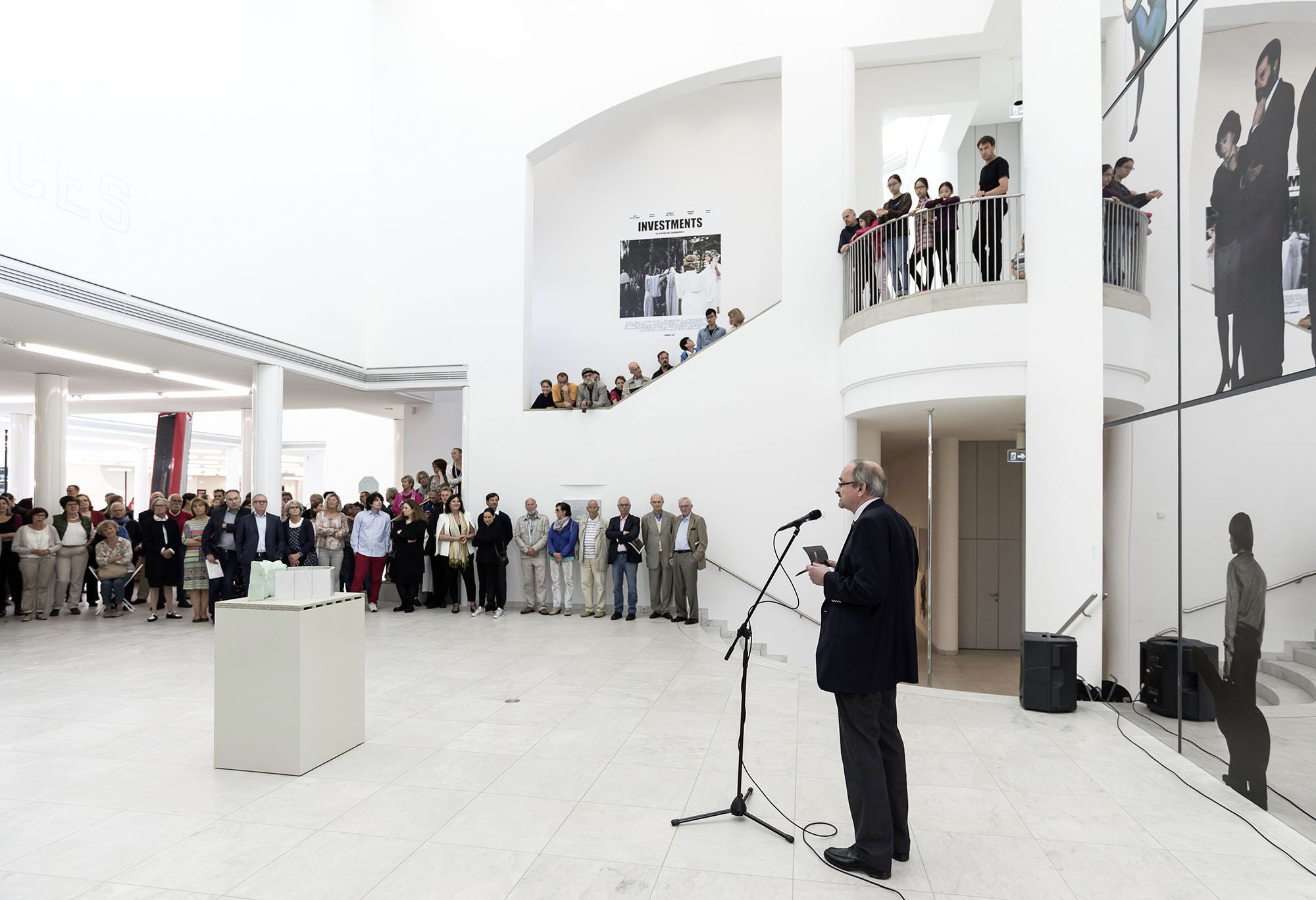 Stephan Machac VON DEN STRÖMEN DER STADT Museum Abteiberg Abteistraße 27 / 41061 Mönchengladbach