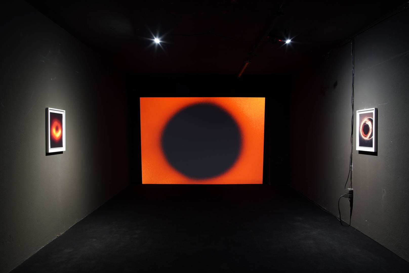 Stephan Machac GRAVITATIONAL WAVES (WITHOUT GRAVITY TEARS DON'T FALL) - Volume 2, 2022 2022 Installation view - GRAVITATIONAL WAVES (WITHOUT GRAVITY TEARS DON'T FALL) Volume 2, 2022